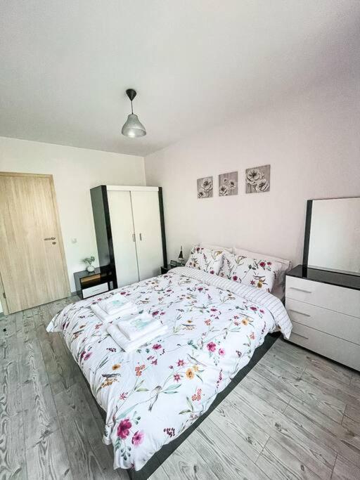 Modern & Bright 1Bd Apartment Near Main Square Plovdiv Exterior photo